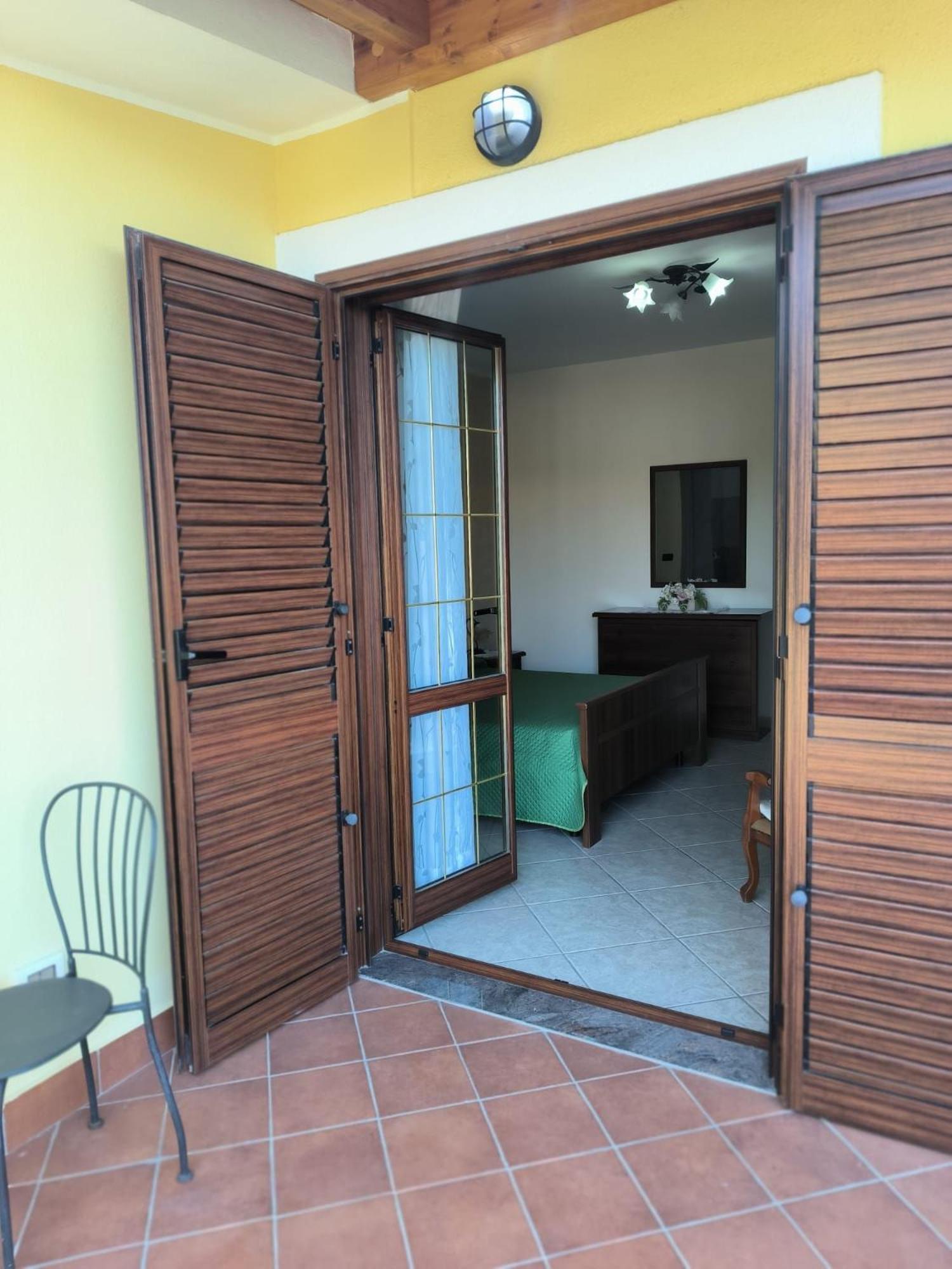 Aria Di Mare B&B Family Сан-Никола-Арчелла Экстерьер фото